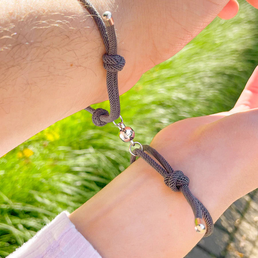 Bracelet pour couple avec lettres personnalisées 