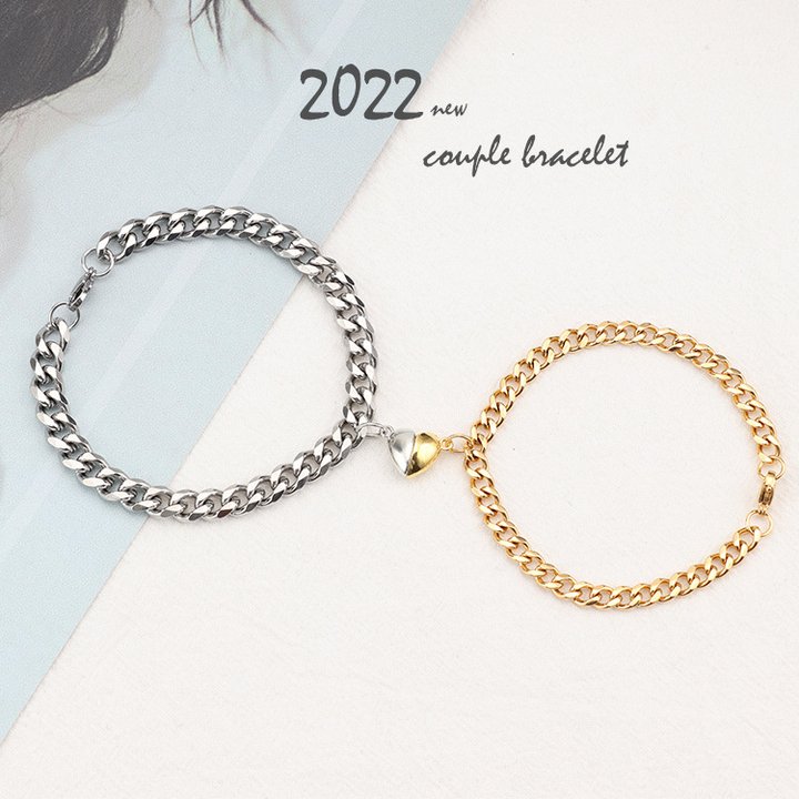 Nuovo set di braccialetti per coppie