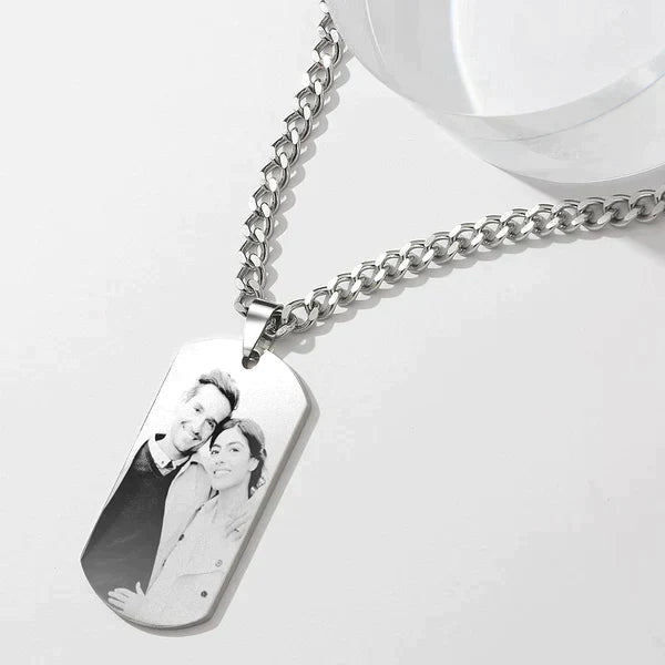 Collana con incisione personalizzata di LOVEERY - "Badge Of Love"