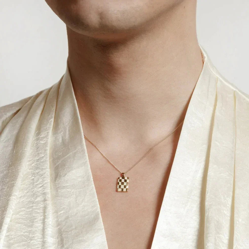 Collier en damier doré